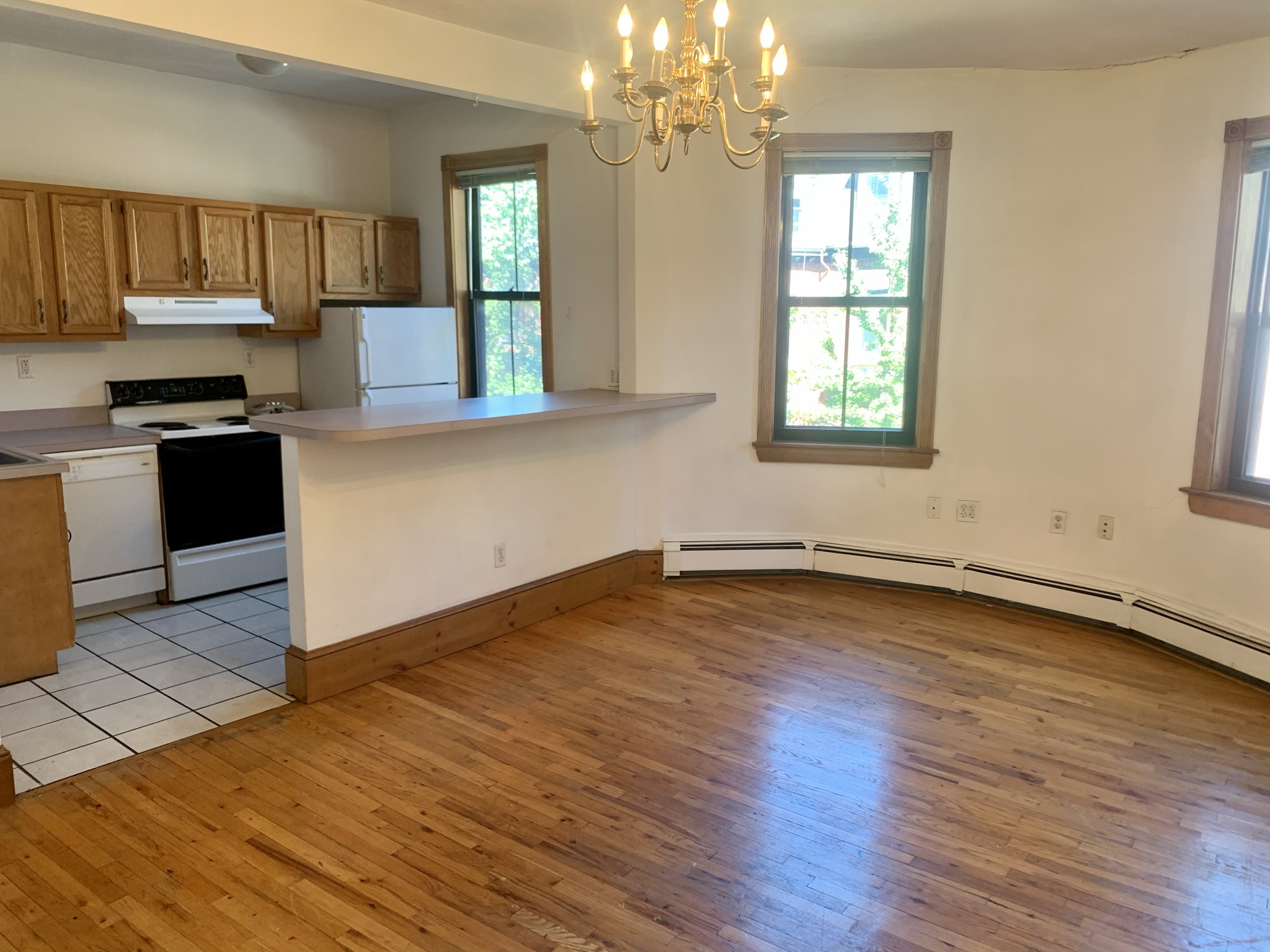 2 bed, 1 bath apartment for rent at 89 East Brookline St Unit 4, South End — photo 8 of 10