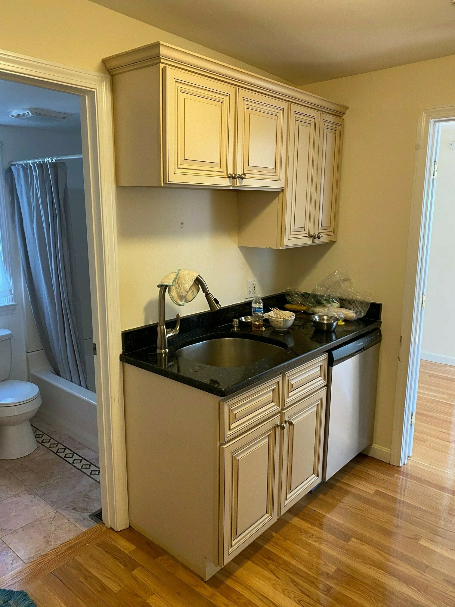 3 bed, 2 bath apartment for rent at 89 Spring St Unit 1, East Cambridge — photo 8 of 9
