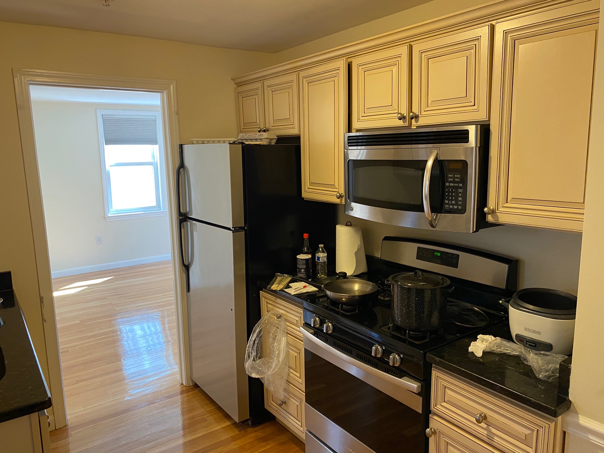3 bed, 2 bath apartment for rent at 89 Spring St Unit 1, East Cambridge — photo 3 of 9