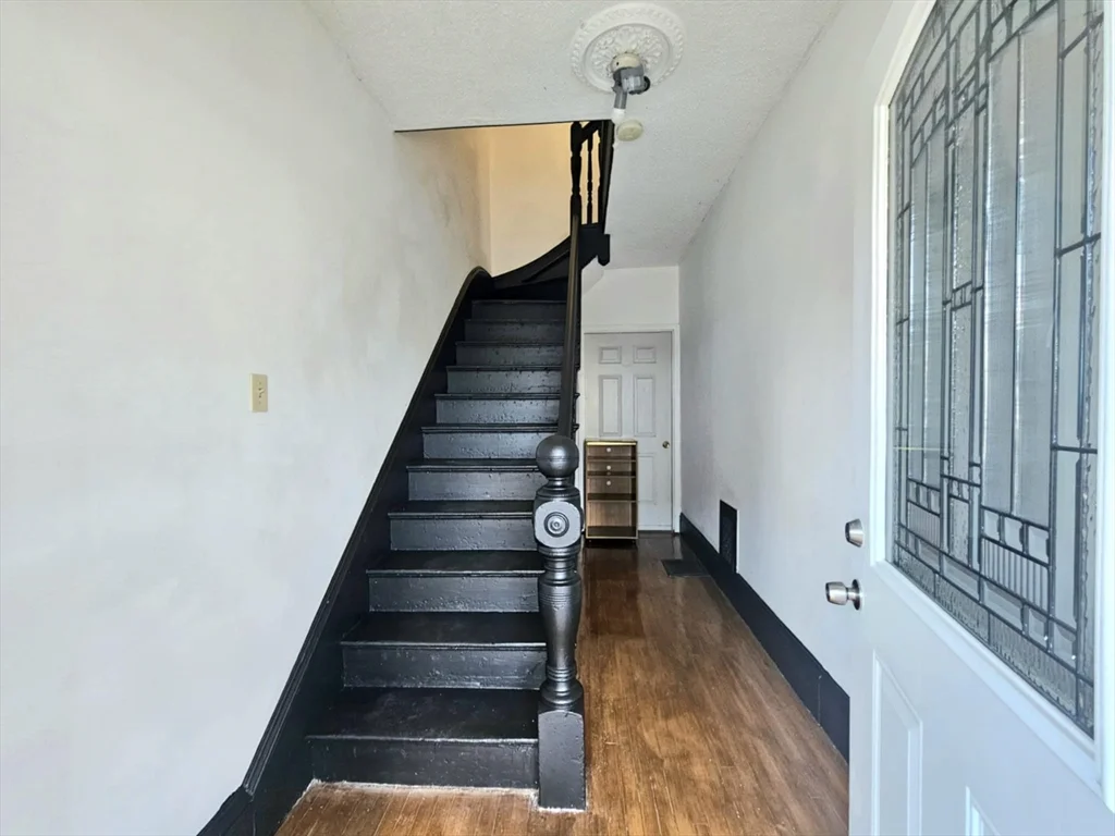 398 Charles St, Malden