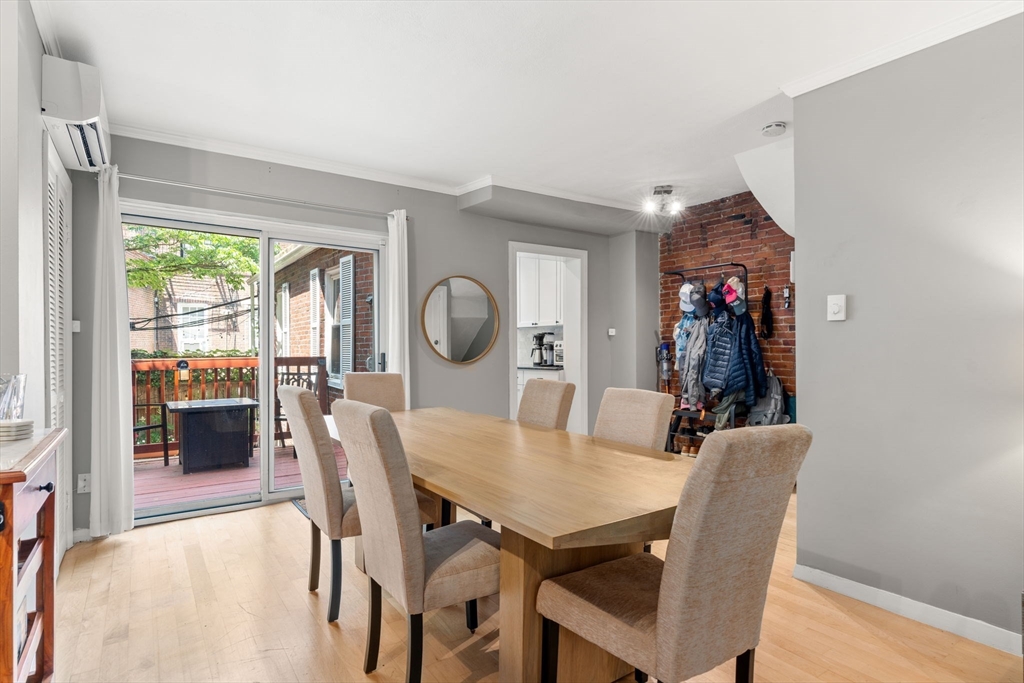 8 Melrose St, Back Bay