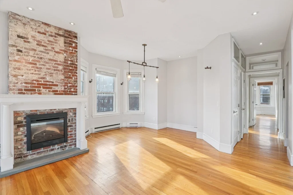 583 Massachusetts Ave, Roxbury