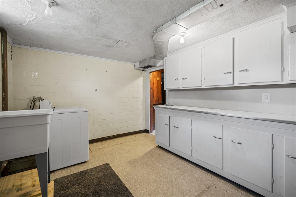 216 Dwight Rd, Springfield