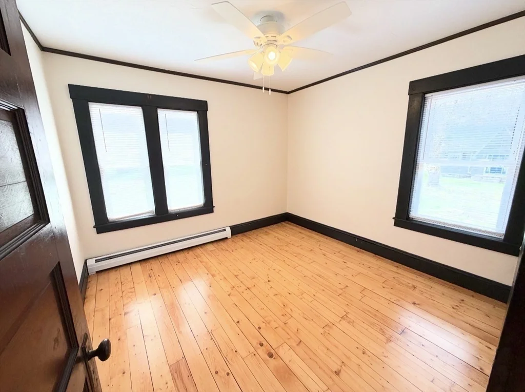38 A St, West Warren