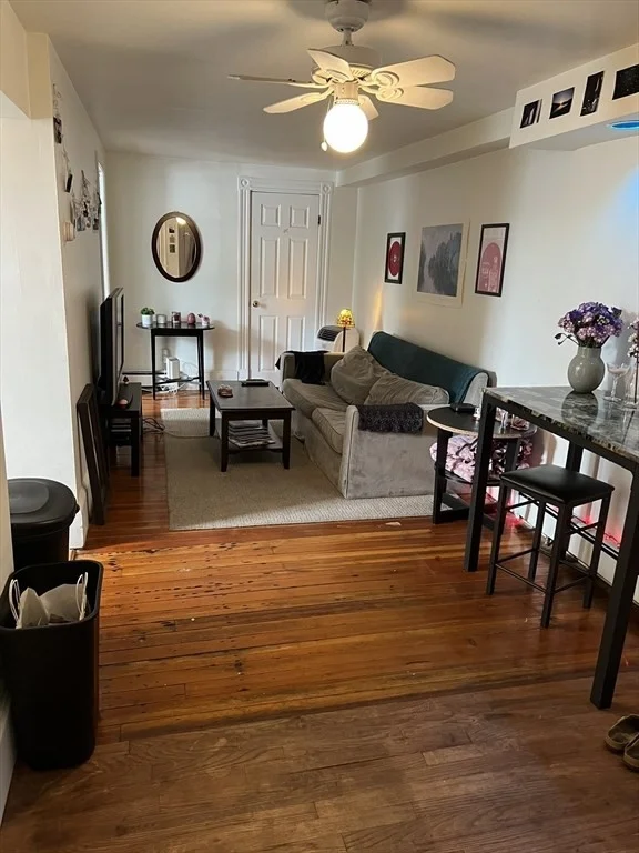 137 Peterborough St, Fenway