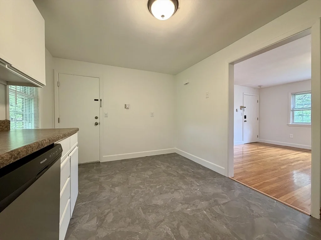 15 Park Ave, Foxboro