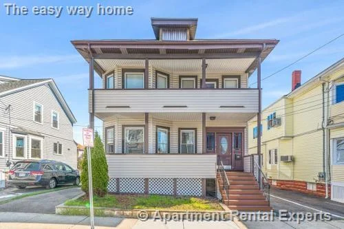 52 Stanley Ave, Tufts
