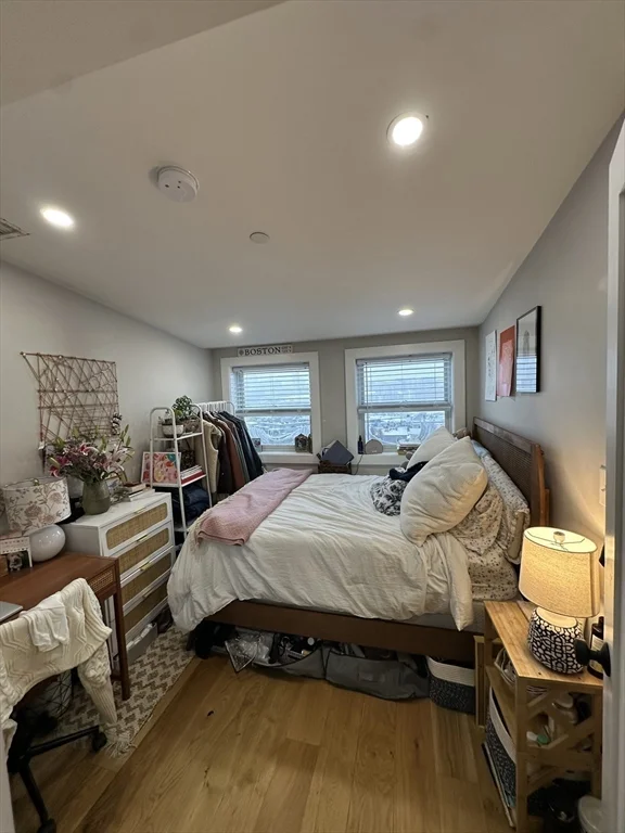 536 E Broadway, South Boston