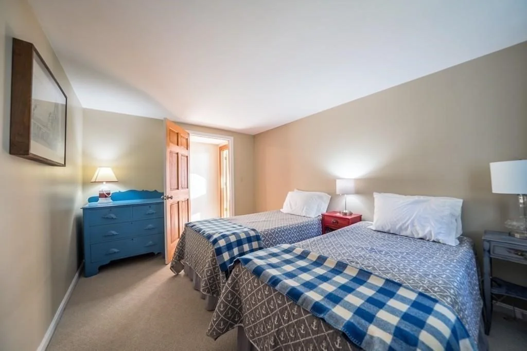 78 Little Neck Rd, Great Neck