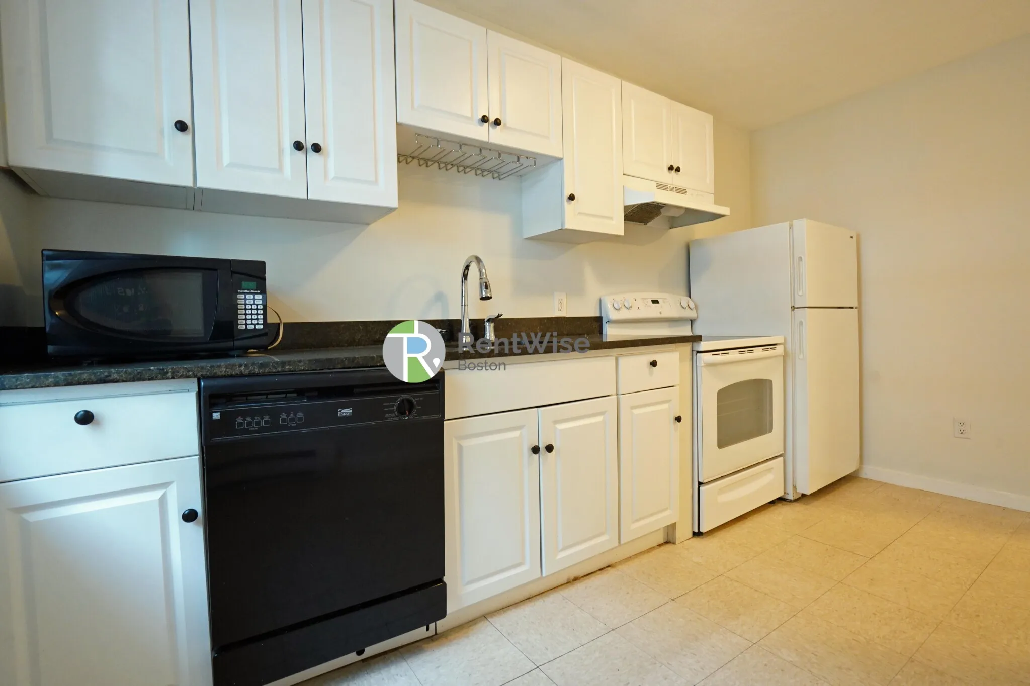 3 Schrepel Pl, South Boston