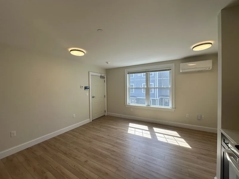 462 Main St, Amherst