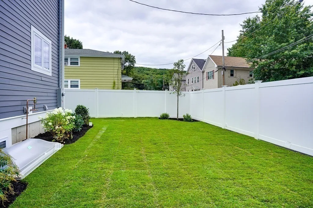 24 Grant Ave, Belmont