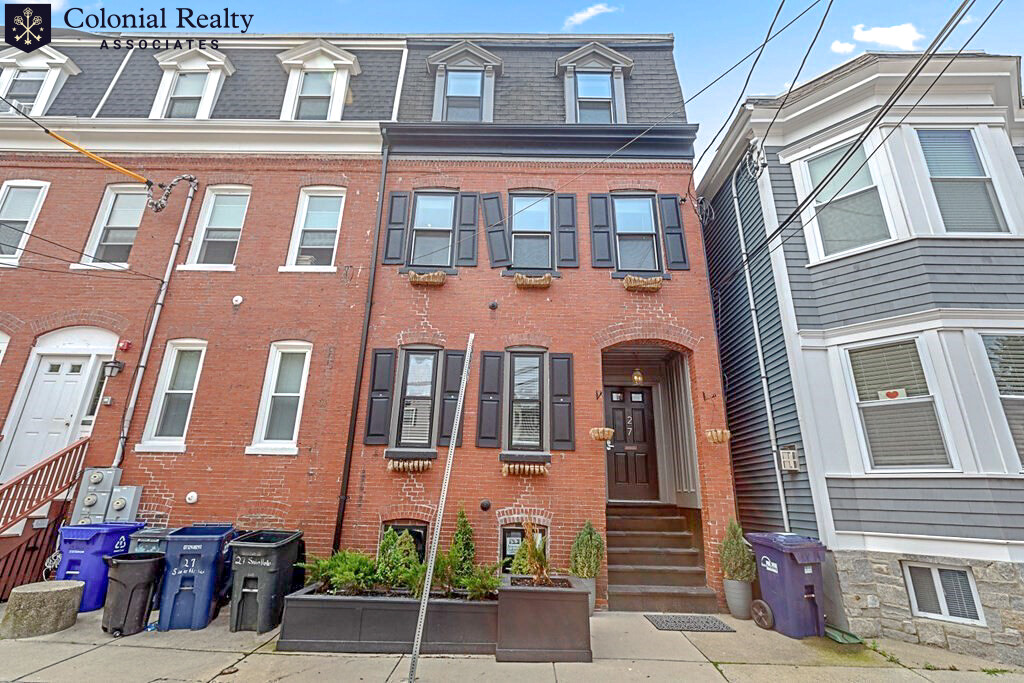 27 Swallow St, South Boston