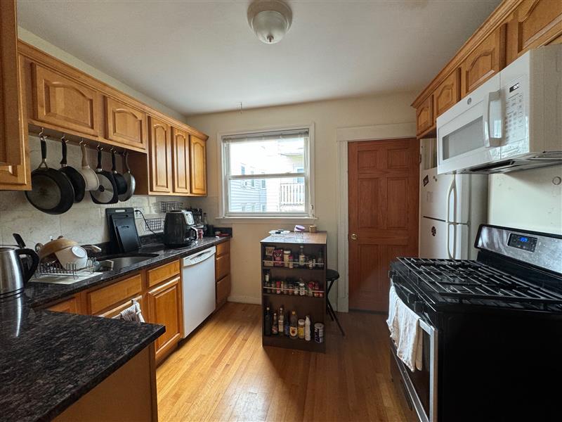 35 Magnus Ave, Ward Two