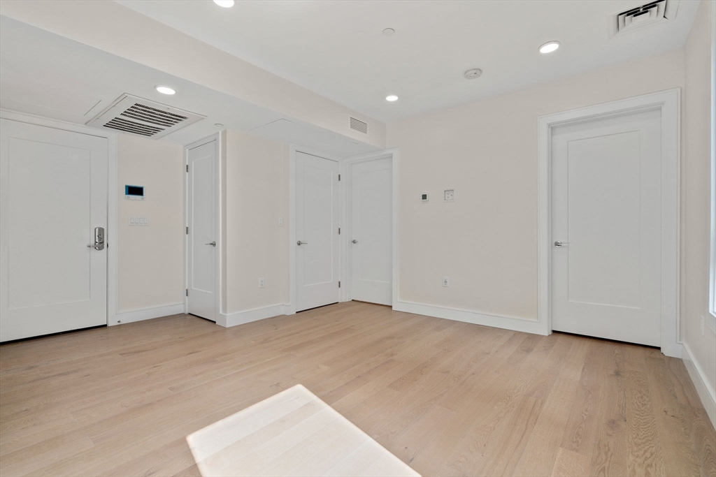 301 Border St, Central Square