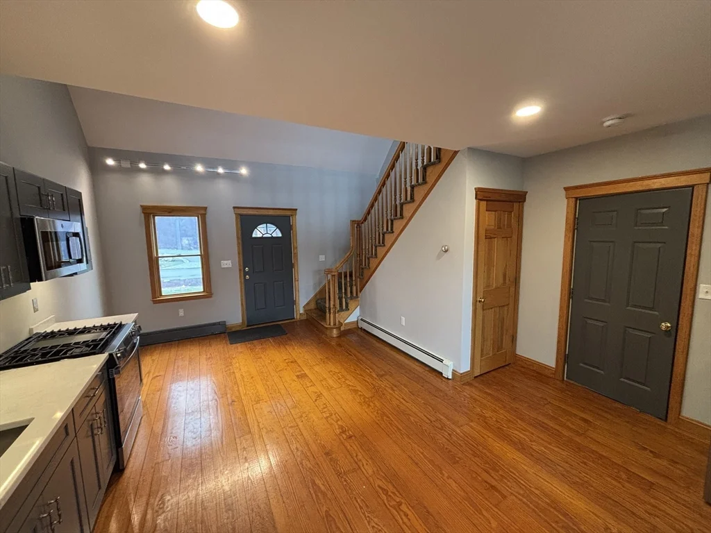 276 Bullard, Walpole