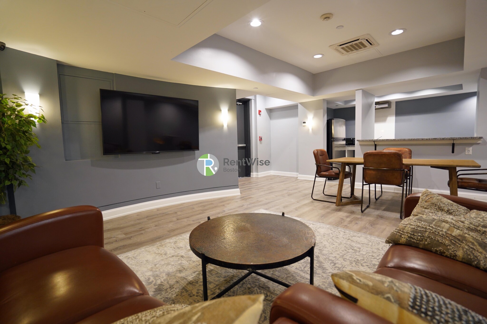 175 Freeman St, North Brookline