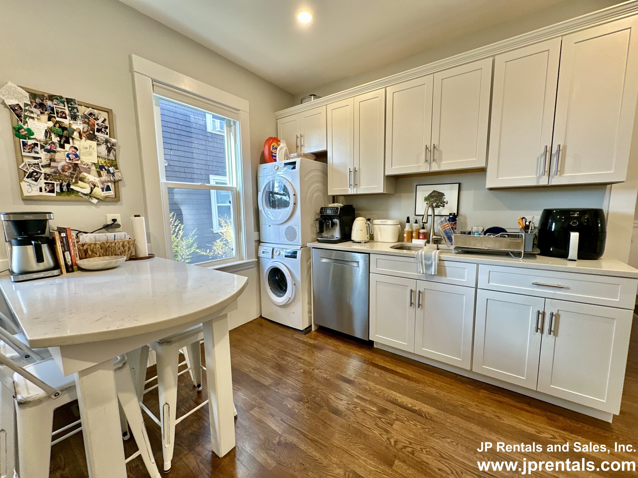 38 Robeson St, Jamaica Plain