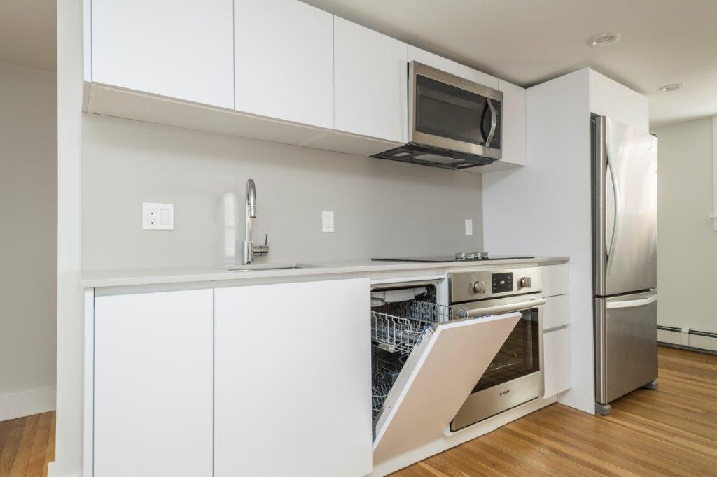 3 bed, 2 bath apartment for rent at 31 South St Unit B4, Brighton — photo 7 of 10