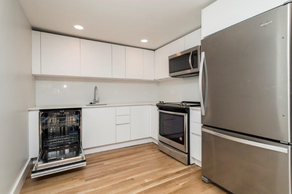 2 bed, 1 bath apartment for rent at 31 South St Unit B1, Brighton — photo 5 of 9