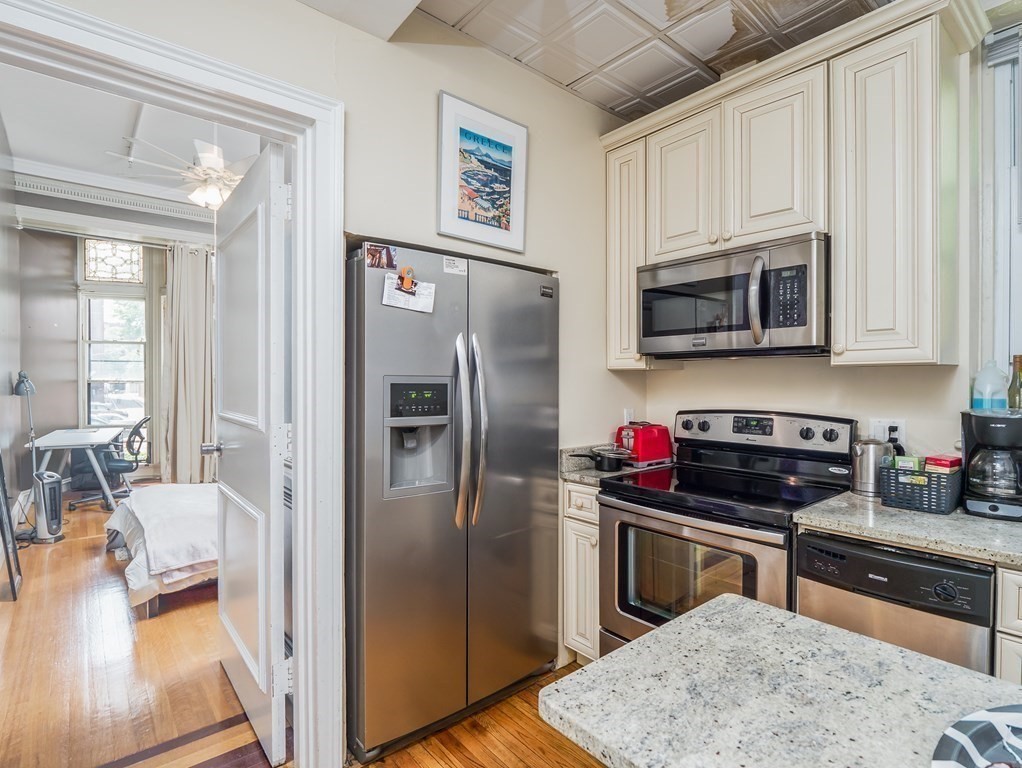 30 Gloucester St, Boston