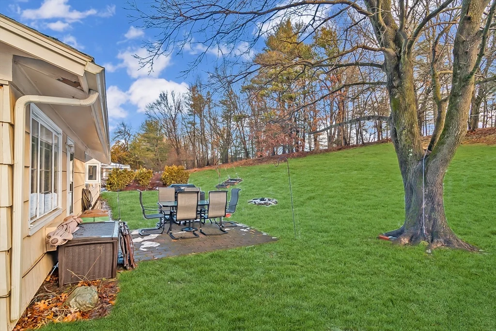 17 Francine Rd, Framingham