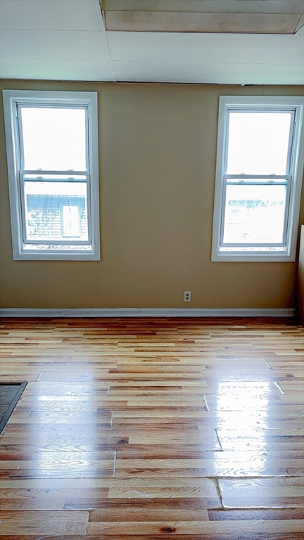 118 Maple St, Fall River