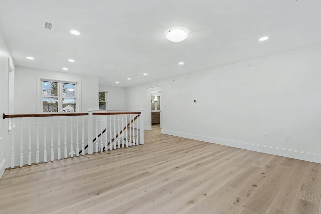 27 Lily Pond Ln, Lexington