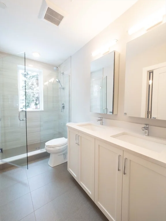 142 Coolidge St, Coolidge Corner