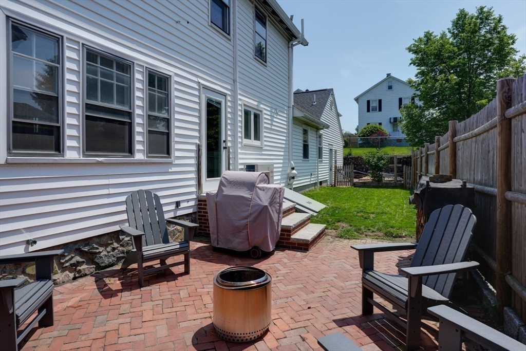 85 Roosevelt Rd, Medford