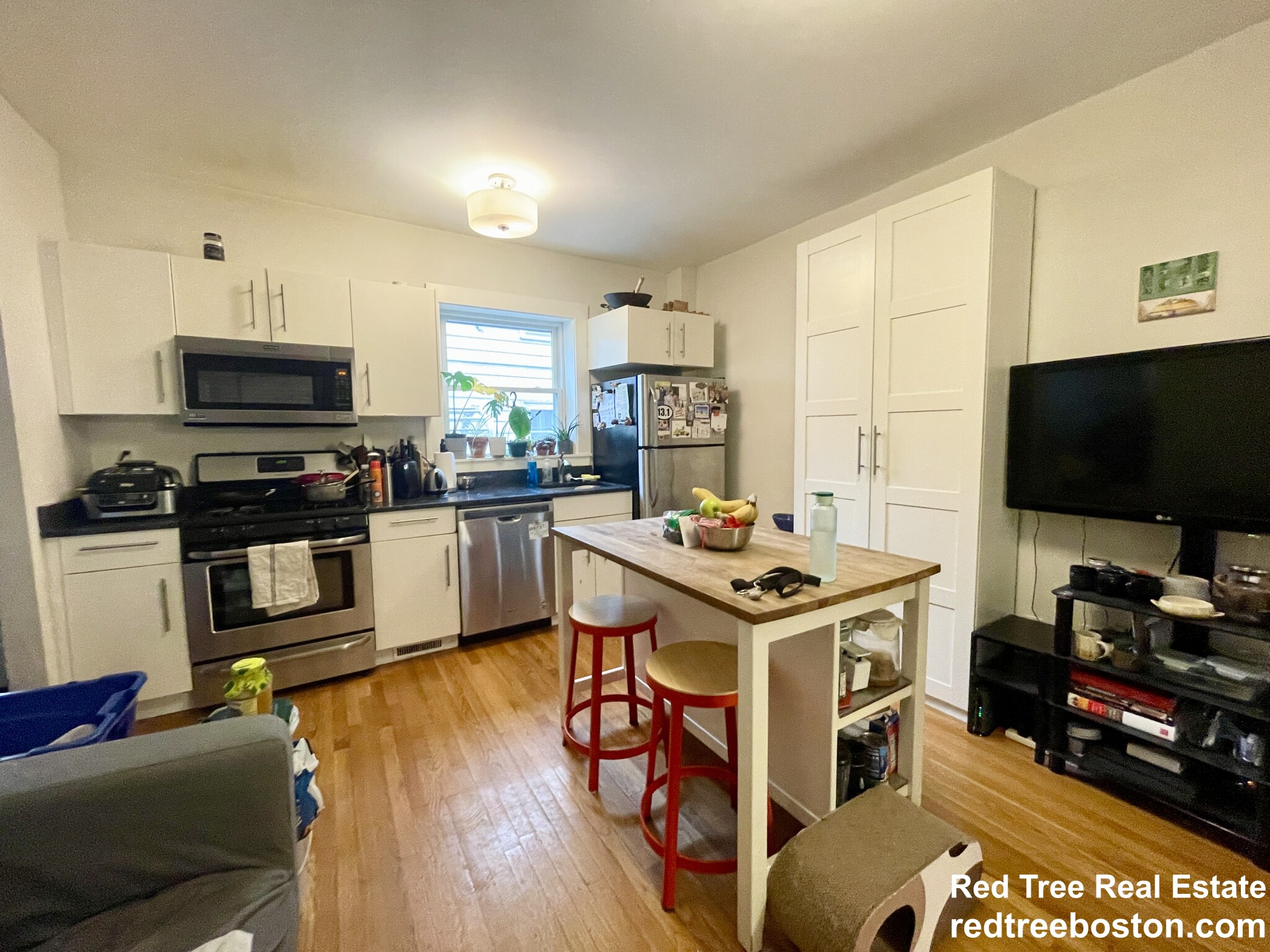 5 Riverside Rd, Cambridgeport