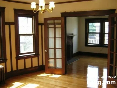 28 Commonwealth Rd, Watertown