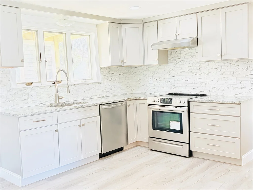 53 Gale Rd, Weymouth