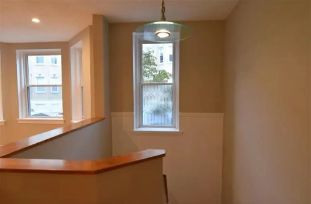 84 Gordon St, Allston