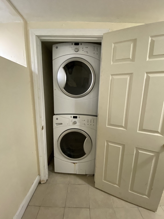 18 Lawn St, Mission Hill