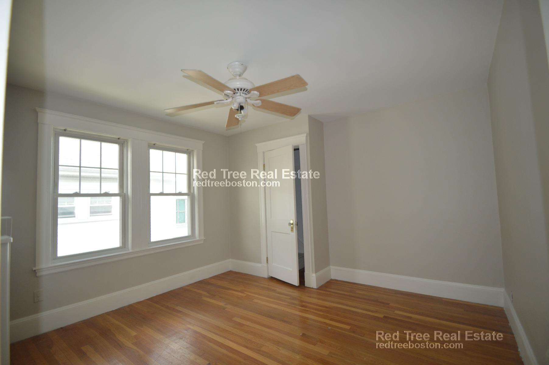 4 bed, 2 bath apartment for rent at 894 Fellsway Unit 2, Medford — photo 7 of 27
