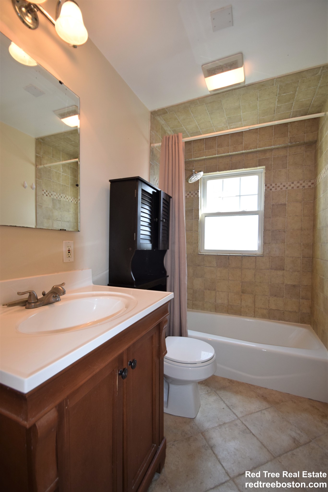 4 bed, 2 bath apartment for rent at 894 Fellsway Unit 2, Medford — photo 6 of 27