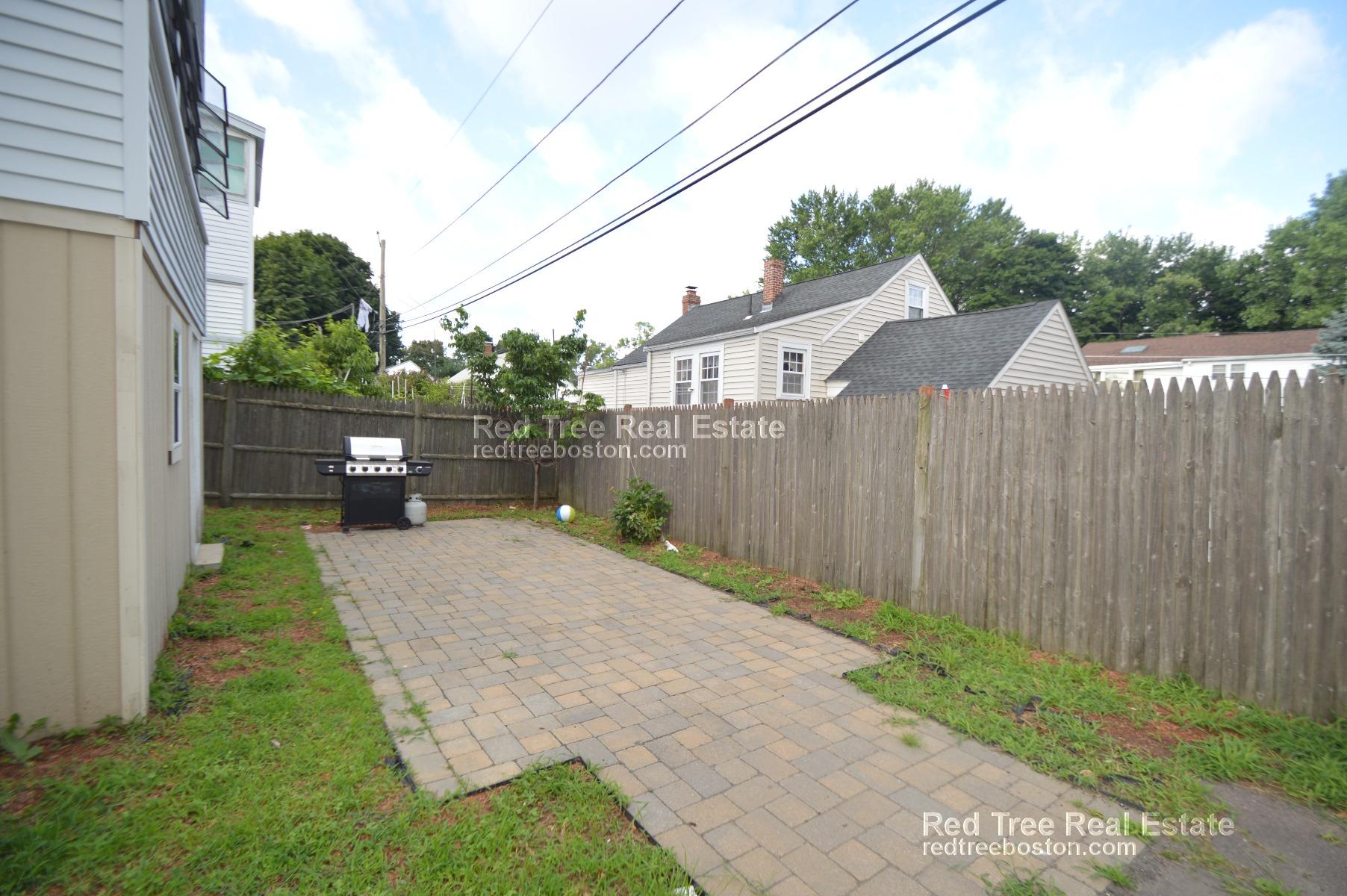 4 bed, 2 bath apartment for rent at 894 Fellsway Unit 2, Medford — photo 3 of 27