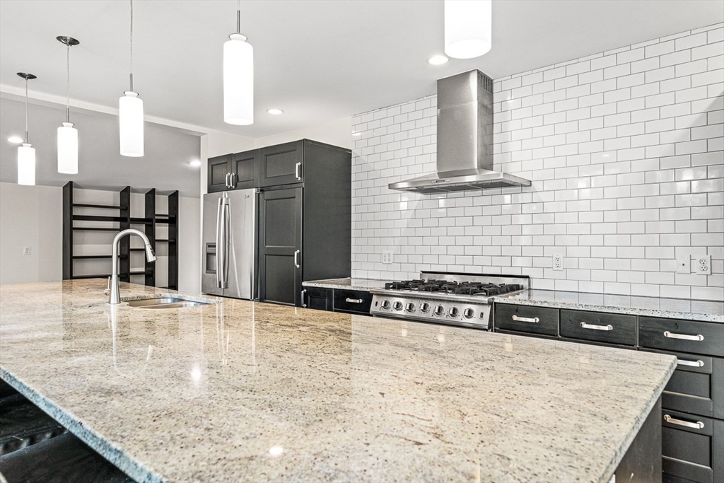 583 Gay St, Westwood