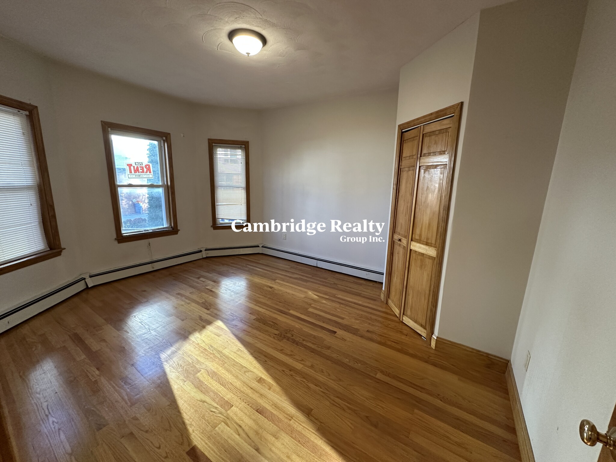 633 Boston Ave, Medford