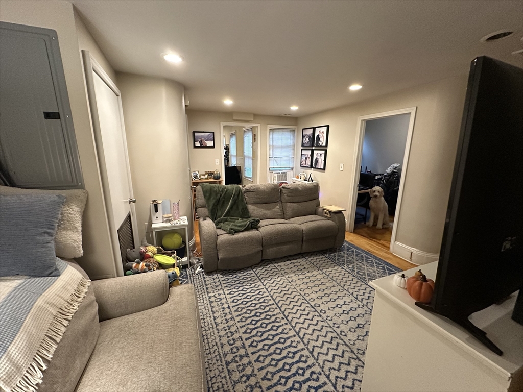 98 Chelsea St, East Boston