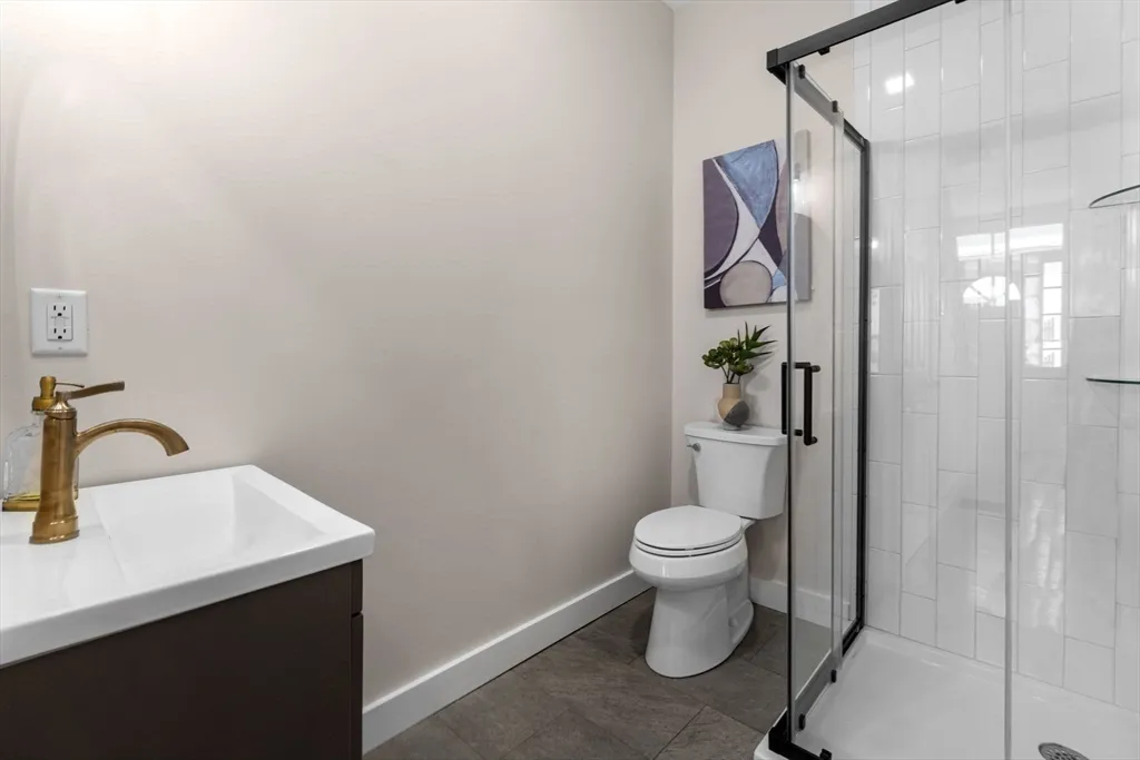 362 Silver St, South Boston