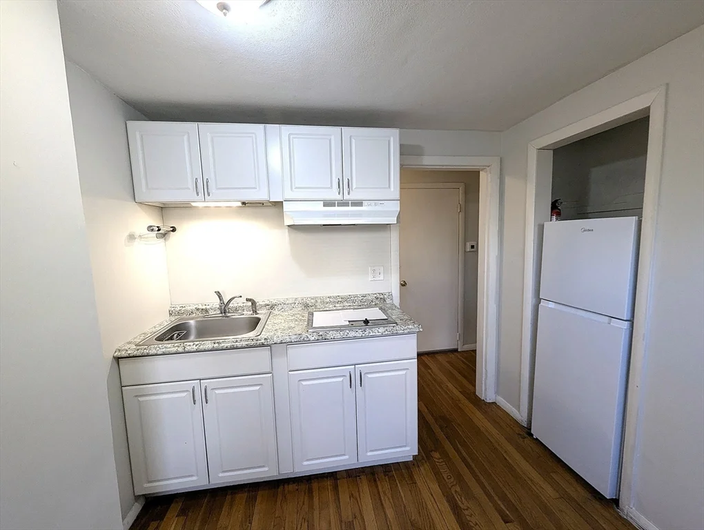 44 Barrington Rd, Longmeadow