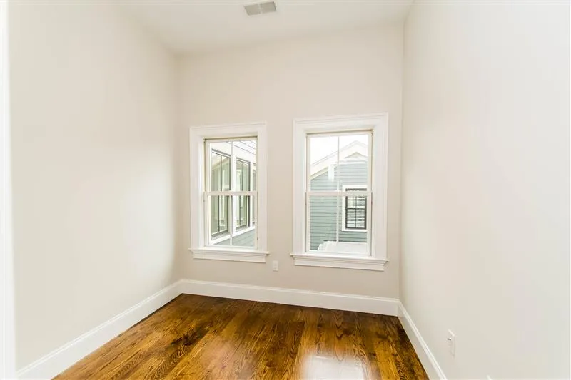 124 Columbia St, The Port