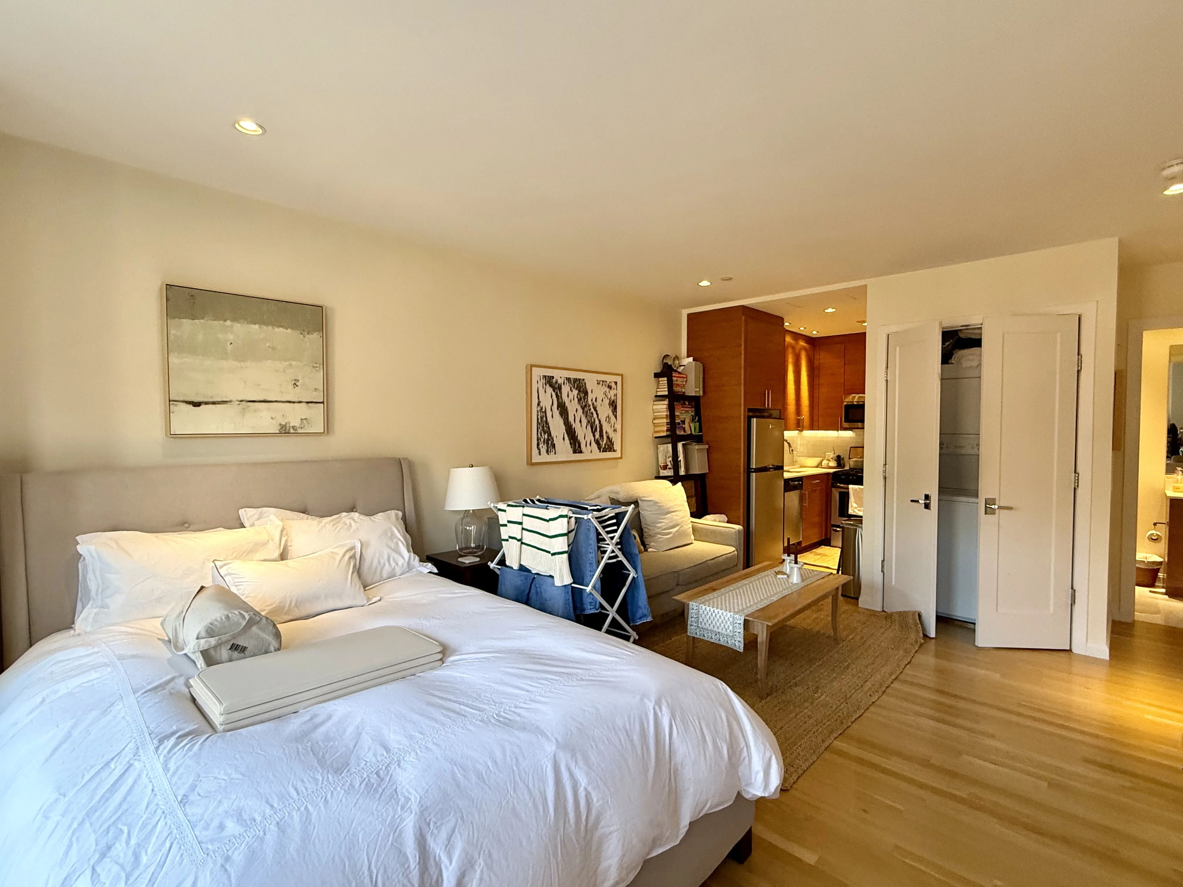 209 Newbury St, Back Bay