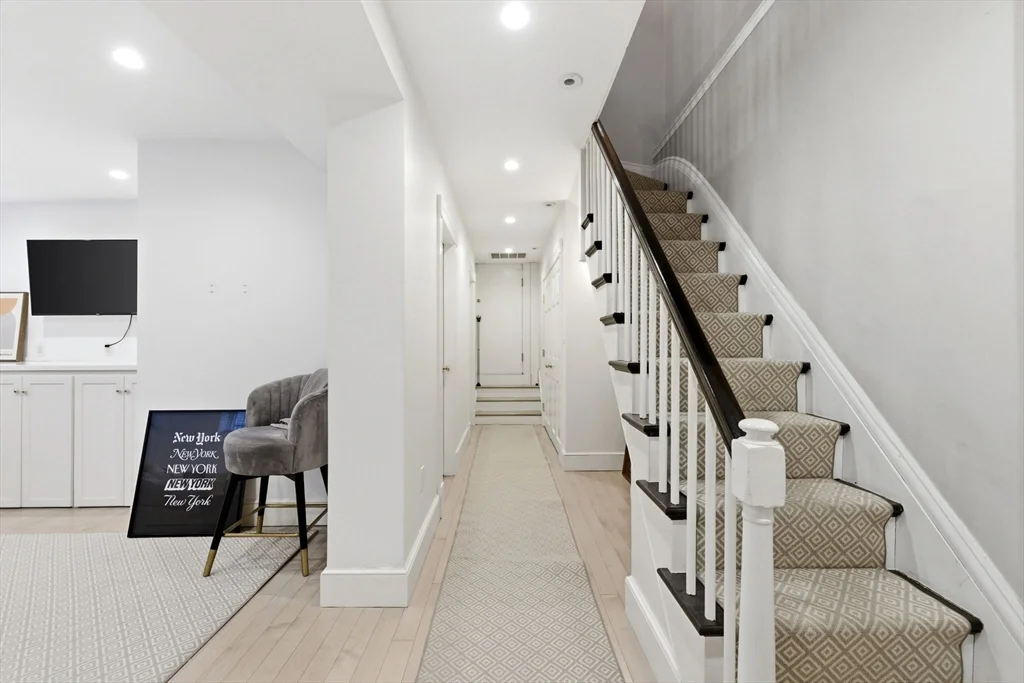 50 River St, Beacon Hill