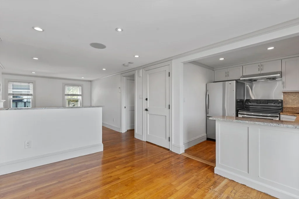 256 W 3rd St, South Boston