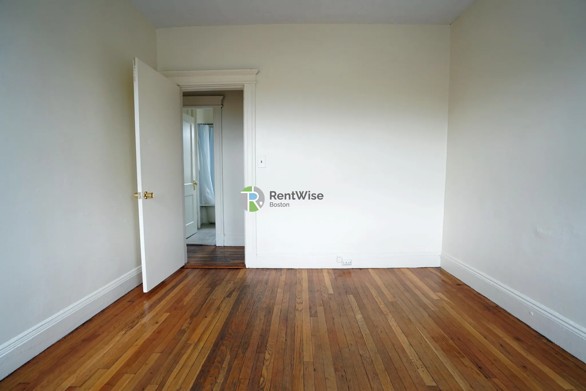 1144 Commonwealth Ave, North Brookline