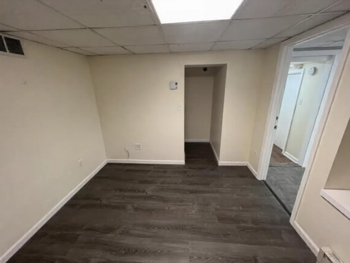 10 Wallace St, Tufts