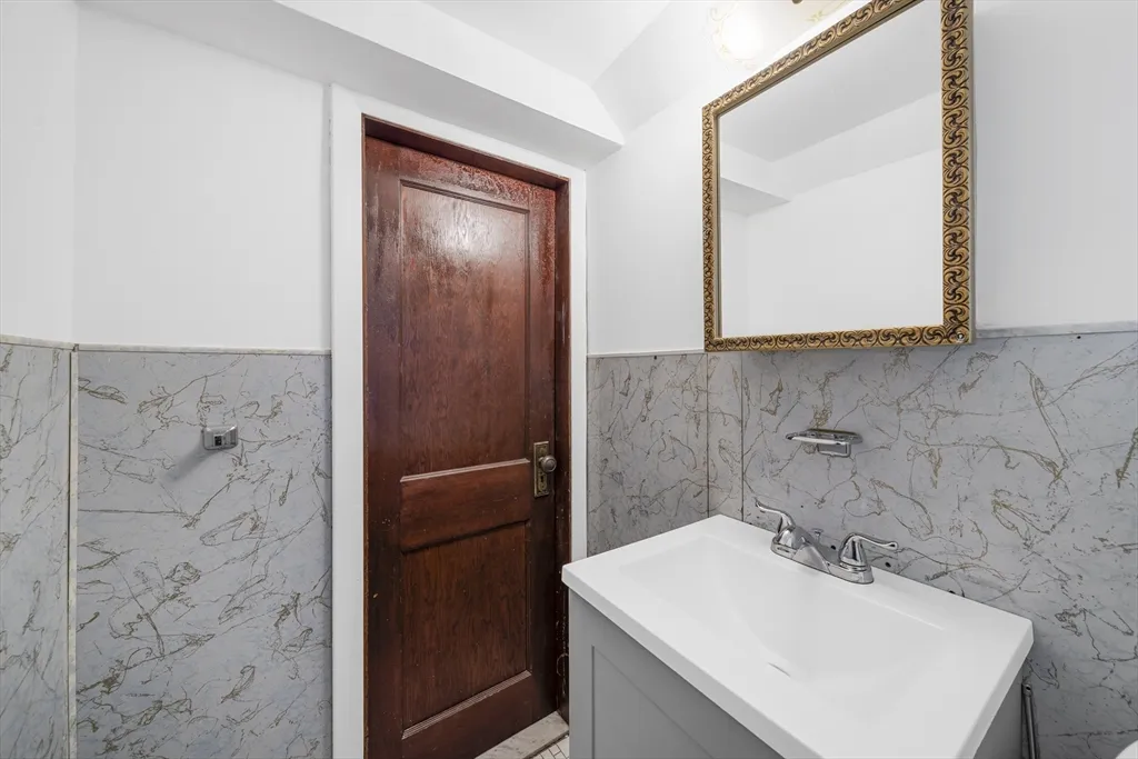 180 Faneuil St, Brighton